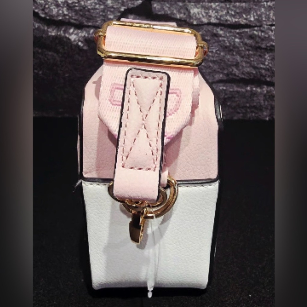 NWT Disney Aristocats Marie Pink and White Camera Crossbody Bag - Picture 2 of 9